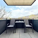 Apartment Mit Balkon Und Parkplatz