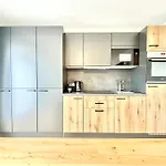 Apartment Mit Balkon Und Parkplatz